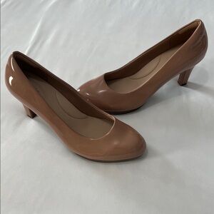 Clark’s Nude/Blush Patent Leather Pumps